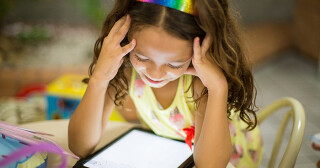 Screen or Scream: The Challenge of School Holidays