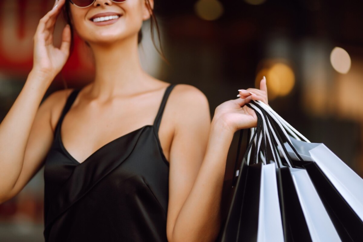 Back in Black: Kiwis Brace Themselves for a Big Black Friday